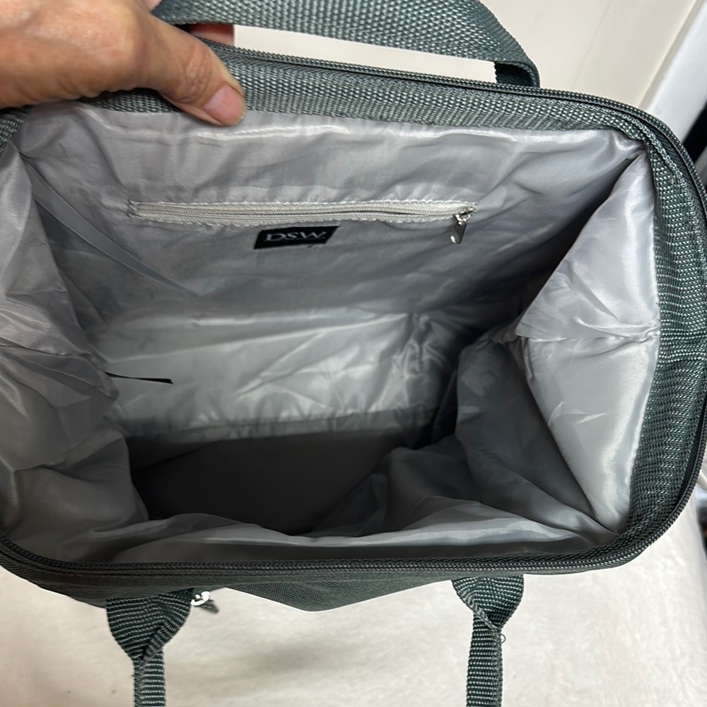 DSW Green Backpack with Durable Design - Picture 9 of 11